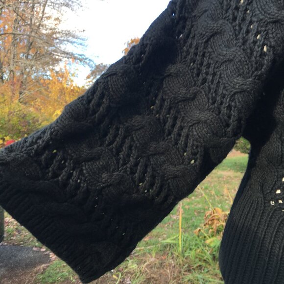 Express Design Studios Hand Knit Cashmere/Wool/Yak Black V-Neck Soft Sweater - Picture 9 of 14